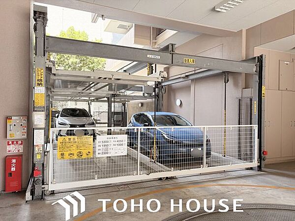 敷地内駐車場を完備しており、お車をお持ちの方にも便利な住環境です。毎日の通勤や休日のお出かけも快適にお過ごしいただけます