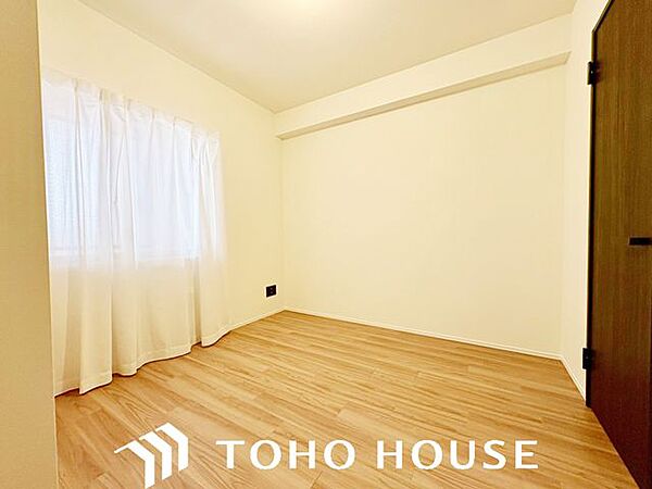 お子様の心と身体を見守る子供部屋として、思春期のプライバシーを重視したり、成長に合わせて机やベットを自由にレイアウトできるようにと、小さな自立心を育むお部屋作りを見越してご覧下さい。