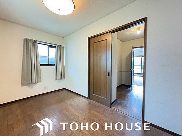 物件の陽当りや通風・仕様設備やお部屋の大きさの比較、近隣・周辺環境や街並みなど、資料には掲載していない情報が現地にはたくさんあります。　是非一度、現地をご確認ください。