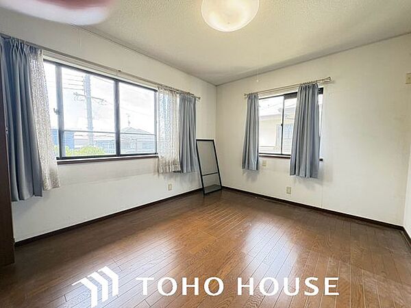 住まい探しは街探し。みんなが街探しのポイントにしているのは何？　第1位は過半数が支持した納得の 『交通の利便性』。続いて3割以上の人が『住環境』と『公園、緑地の充実』です。