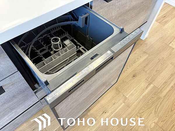 通常の手洗いでは使用出来ないほど高温のお湯や高圧水流を使うことにより汚れを効果的に落とすことができる。殺菌効果が非常に高く哺乳瓶などを使う家庭で需要が高く大変便利。