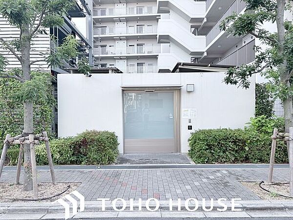 ～ゴミ捨て場～マンションの敷地内にはゴミ置き場がかんびされておりまして、24時間捨てることが可能となっております！