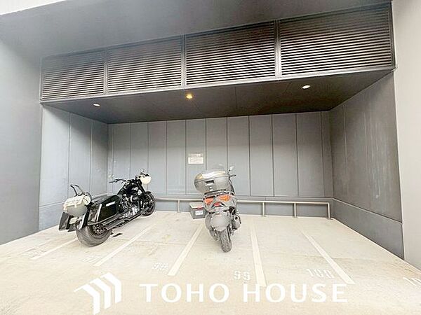 バイクを駐車できるスペースも完備しています
