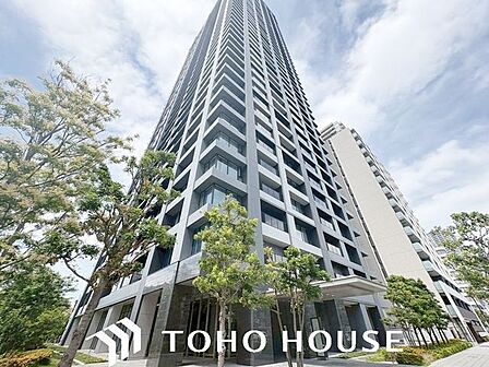 大切な時間を共に過ごすのは、「家族」も「お住まい」も同じです。時代が経っても変わらない居住性の高さと、いつまでも色褪せず住む毎に親しみ深くなるデザイン。
