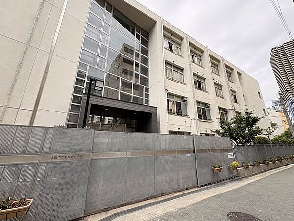 大阪市立下福島中学校 徒歩14分。 1100m