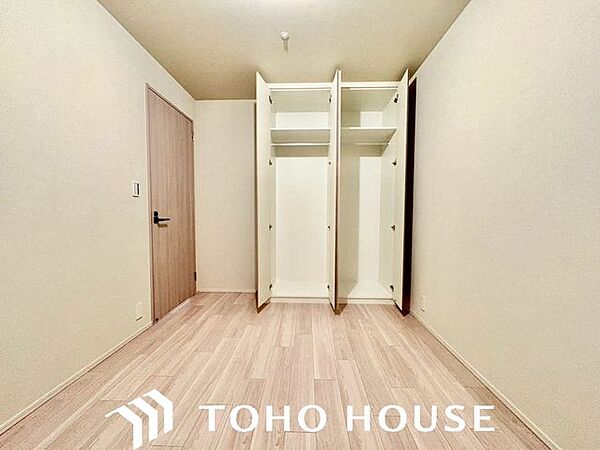 各部屋に必要な量の収納があるか、高さ・奥行きは適度で、活用しやすいものになっているか。 “量”だけでなく、”位置”によっても変わる「収納力」を子どもの成長も加味して確認しよう。