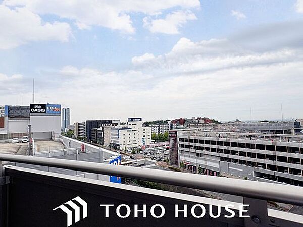 開けた眺望を眺めながらお風呂上りにビールを一杯。忙しく過ぎゆく日々の中で、安らげるプライベートな空間が癒しの時間を提供します。