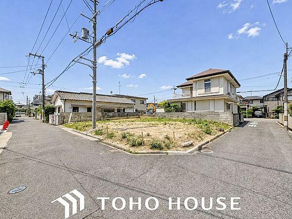 道路幅も約4ｍ（セットバック約0.6m2含む）の角地となります。