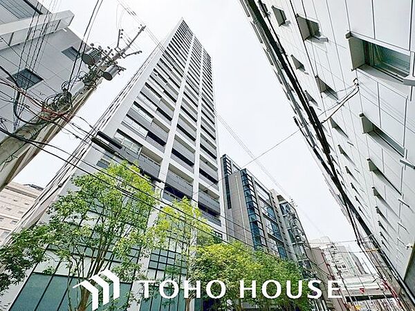 【外観】周囲の景観に調和する美しい外観。アースカラーのタイルがおだやかな佇まいに明るい開放感を与えます。