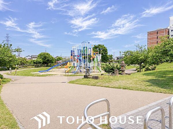 車塚公園 徒歩15分。 1200m