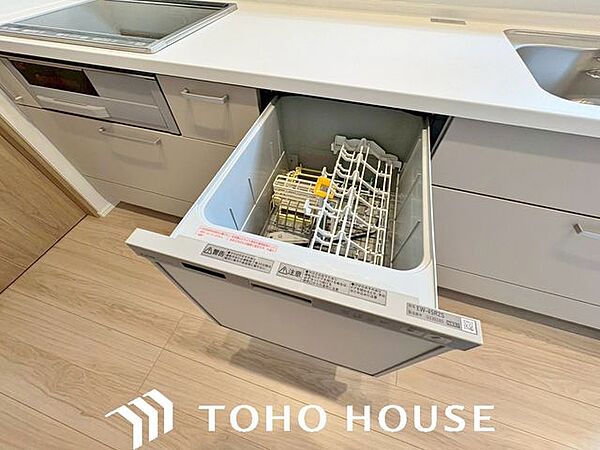 通常の手洗いでは使用出来ないほど高温のお湯や高圧水流を使うことにより汚れを効果的に落とすことができる。殺菌効果が非常に高く哺乳瓶などを使う家庭で需要が高く大変便利。