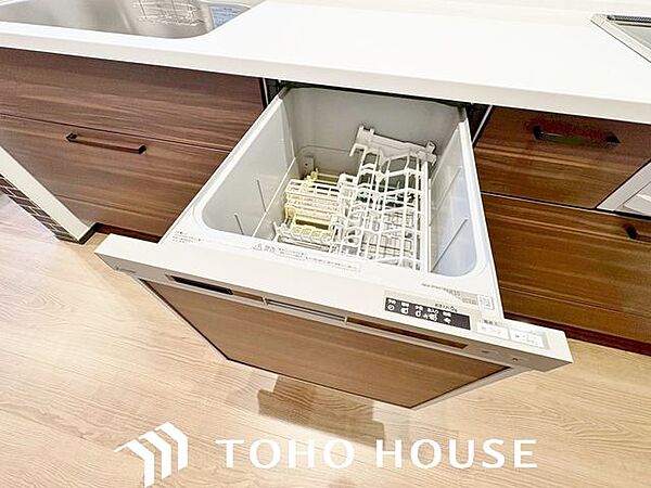 通常の手洗いでは使用出来ないほど高温のお湯や高圧水流を使うことにより汚れを効果的に落とすことができる。殺菌効果が非常に高く哺乳瓶などを使う家庭で需要が高く大変便利。
