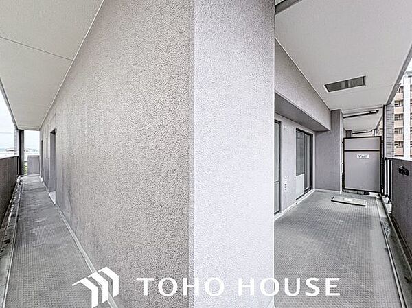 長さは勿論、奥行きもしっかりある、ワイドバルコニーです。