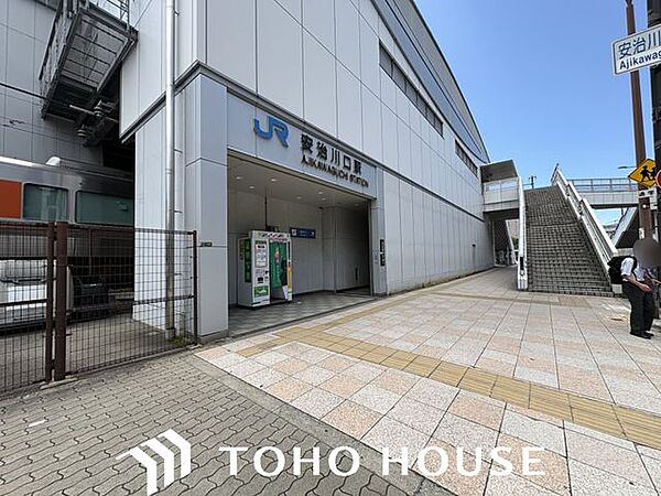 安治川口駅(JR西日本 桜島線) 徒歩4分。 320m