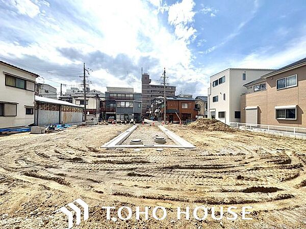 物件の陽当りや通風・仕様設備やお部屋の大きさの比較、近隣・周辺環境や街並みなど、資料には掲載していない情報が現地にはたくさんあります。　是非一度、現地をご確認ください。