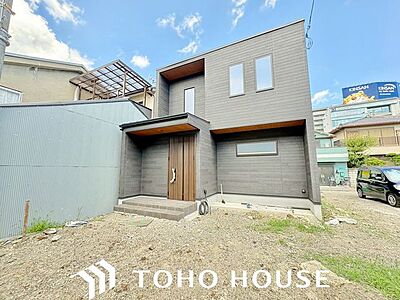 外観:建物に対して高い耐震性・耐久力に基づく信頼こそが、まずは快適な住まいの大前提。長年の経験と試行錯誤から生まれた様々な技術が、堅牢なすまいづくりを実現します。 外観:建物に対して高い耐震性・耐久力に基づく信頼こそが、まずは快適な住まいの大前提。長年の経験と試行錯誤から生まれた様々な技術が、堅牢なすまいづくりを実現します。