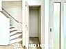 収納：各部屋に必要な量の収納があるか、高さ・奥行きは適度で、活用しやすいものになっているか。 “量”だけでなく、”位置”によっても変わる「収納力」を子どもの成長も加味して確認しよう。