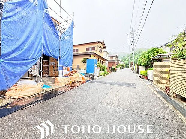 閑静な住宅地は、周囲の騒音も少なく、落ち着いた雰囲気です。