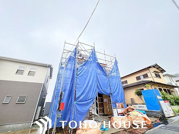 周辺交通量少なめで、子育てやぜんそくが気になる方におすすめです。