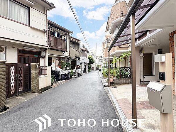 大切な時間を共に過ごすのは、「家族」も「お住まい」も同じです。時代が経っても変わらない居住性の高さと、いつまでも色褪せず住む毎に親しみ深くなるデザイン。