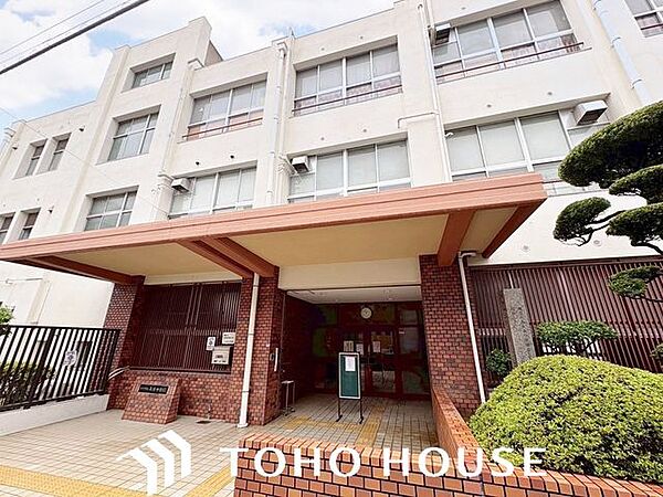大阪市立高津中学校 徒歩4分。 270m