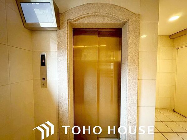 エレベーター付き。忙しい朝にも快適です
