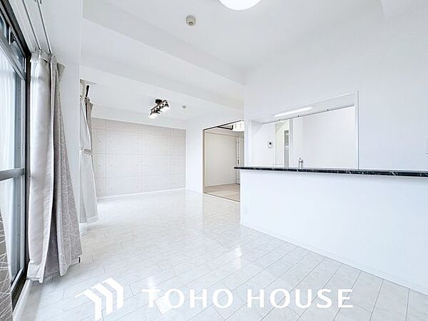 『時を忘れる場所』家族みんなが集い、楽しい会話と美味しいごはん。何気のない家族団らんの時間がついつい長く夜更かししてしまう。そんな束の間の幸せを感じさせてくれる場所でありたい。