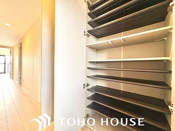 各部屋に必要な量の収納があるか、高さ・奥行きは適度で、活用しやすいものになっているか。 “量”だけでなく、”位置”によっても変わる「収納力」を子どもの成長も加味して確認しよう。