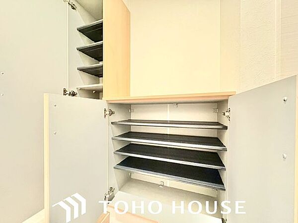 各部屋に必要な量の収納があるか、高さ・奥行きは適度で、活用しやすいものになっているか。 “量”だけでなく、”位置”によっても変わる「収納力」を子どもの成長も加味して確認しよう。