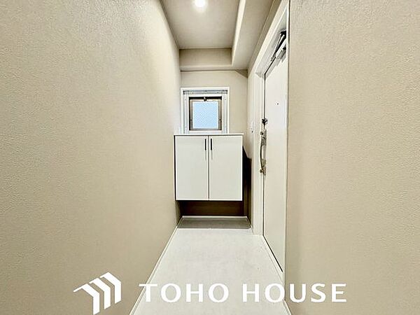 新居を構える事で必ずお客様は増えますし、ついつい招きたくもなるものです。そんな中で広々した玄関スペースは何かと重宝します。ベビーカーも楽々置けるゆったりスペースが魅力です。
