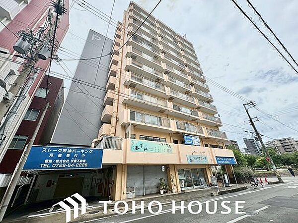 手入れの行き届いたマンションは、住み心地も良く、資産価値も維持されます。マンションではまず、外壁やエントランスなどの共用部分の維持管理がポイント。