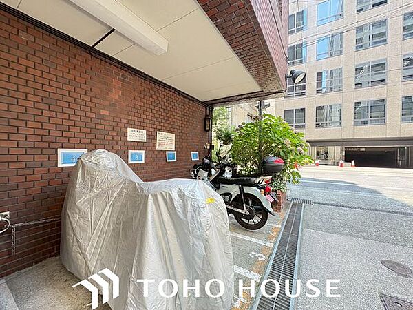 バイク置場付で、大切なバイクをお住まいの敷地内に駐車できます。