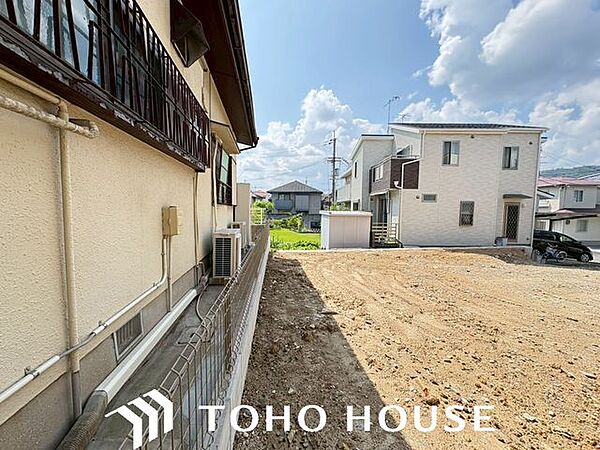 住まい探しは街探し。みんなが街探しのポイントにしているのは何？　第1位は過半数が支持した納得の 『交通の利便性』。続いて3割以上の人が『住環境』と『公園、緑地の充実』です。