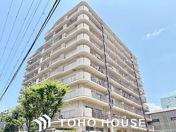 住まい探しは街探し。みんなが街探しのポイントにしているのは何？　第1位は過半数が支持した納得の 『交通の利便性』。続いて3割以上の人が『住環境』と『公園、緑地の充実』です。