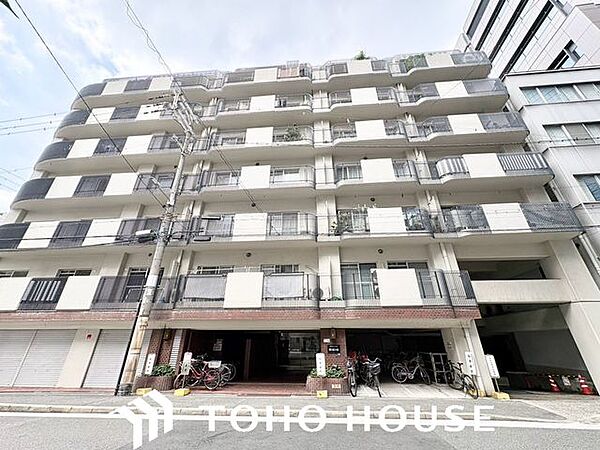 大切な時間を共に過ごすのは、「家族」も「お住まい」も同じです。時代が経っても変わらない居住性の高さと、いつまでも色褪せず住む毎に親しみ深くなるデザイン。