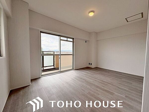 お子様の心と身体を見守る子供部屋として、思春期のプライバシーを重視したり、成長に合わせて机やベットを自由にレイアウトできるようにと、小さな自立心を育むお部屋作りを見越してご覧下さい。