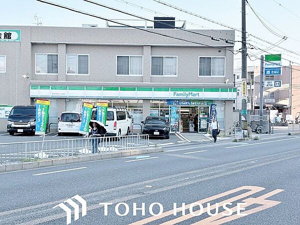 ファミリーマート摂津千里丘二丁目店 徒歩7分。 550m