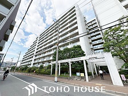 大切な時間を共に過ごすのは、「家族」も「お住まい」も同じです。時代が経っても変わらない居住性の高さと、いつまでも色褪せず住む毎に親しみ深くなるデザイン。