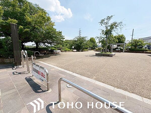 耳原公園 徒歩13分。 1000m