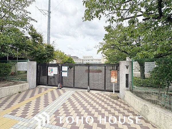 豊中市立豊島小学校 徒歩17分。 1330m