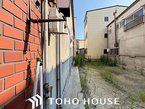 住まい探しは街探し。みんなが街探しのポイントにしているのは何？　第1位は過半数が支持した納得の 『交通の利便性』。続いて3割以上の人が『住環境』と『公園、緑地の充実』です。