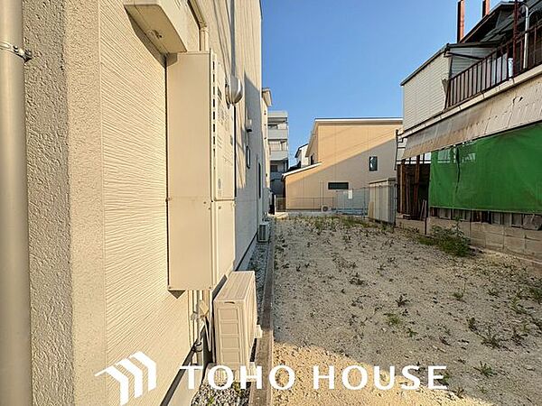 物件の陽当りや通風・仕様設備やお部屋の大きさの比較、近隣・周辺環境や街並みなど、資料には掲載していない情報が現地にはたくさんあります。　是非一度、現地をご確認ください。