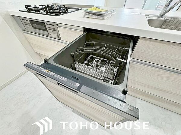 通常の手洗いでは使用出来ないほど高温のお湯や高圧水流を使うことにより汚れを効果的に落とすことができる。殺菌効果が非常に高く哺乳瓶などを使う家庭で需要が高く大変便利。