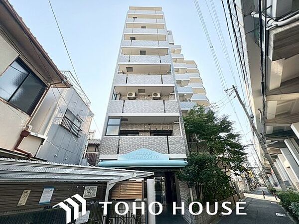 一つ屋根の下にそれぞれの暮らしがある。お部屋ぐらいは自分の価値観で自由にしたい。だからこそ、そのベースはシンプルであるべきだと思う。なぜなら、時の流れで人の好みは変わっていくものだから。
