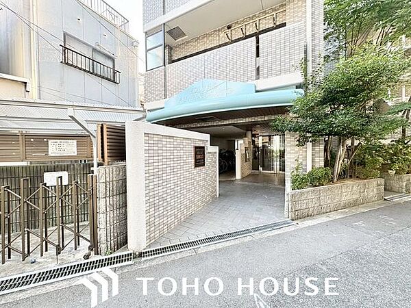 方角や時間帯の違いで日当たりがどう変化するか、周辺の道路や学校、お店や道路 の音など、家の中で静かに過ごせるかチェックできるのも、完成済みならでは。
