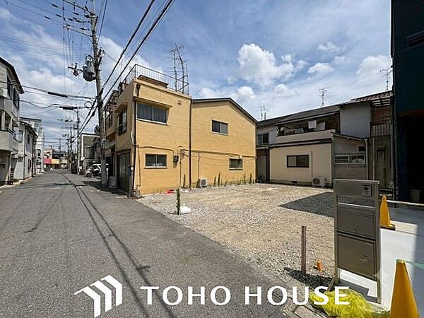 建築条件なしの売地です。お好きなハウスメーカ、工務店にて建築可能です。2階建てプランが建築できる広さです。