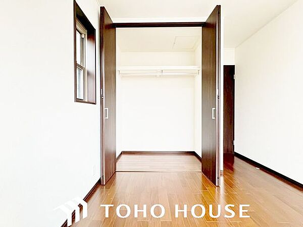 各部屋に必要な量の収納があるか、高さ・奥行きは適度で、活用しやすいものになっているか。 “量”だけでなく、”位置”によっても変わる「収納力」を子どもの成長も加味して確認しよう。