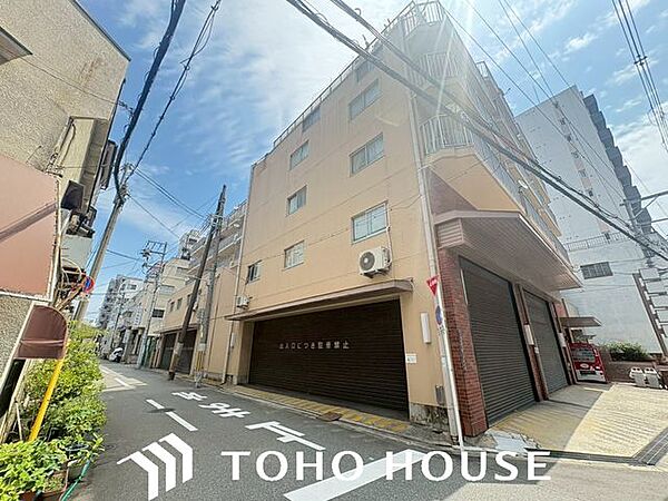 一つ屋根の下にそれぞれの暮らしがある。お部屋ぐらいは自分の価値観で自由にしたい。だからこそ、そのベースはシンプルであるべきだと思う。なぜなら、時の流れで人の好みは変わっていくものだから。