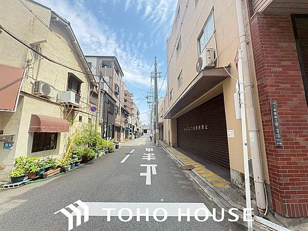 今日も、明日も、この街で、きっと誰かがしあわせになる物語が描かれていくはずです。同じ風景が毎日365日、まったく違う顔を見せてくれる。爽快な風も毎日やさしく頬をなででくれます。