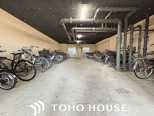 一つ屋根の下にそれぞれの暮らしがある。お部屋ぐらいは自分の価値観で自由にしたい。だからこそ、そのベースはシンプルであるべきだと思う。なぜなら、時の流れで人の好みは変わっていくものだから。